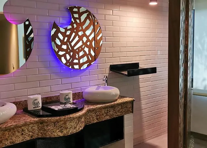 Lua 4* Mexico City