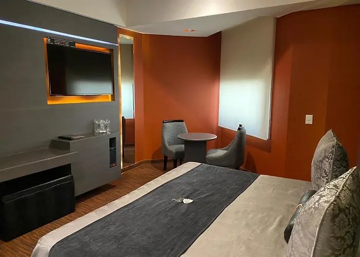 Lua 4* Mexico City